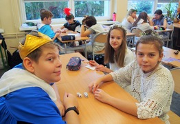  (photo)