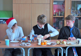  (photo)
