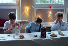  (photo)