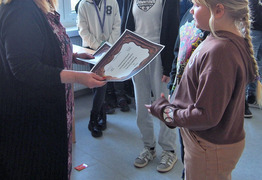  (photo)