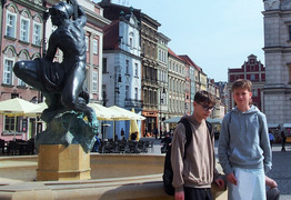  (photo)