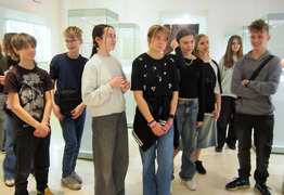  (photo)