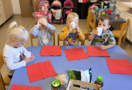  (photo)